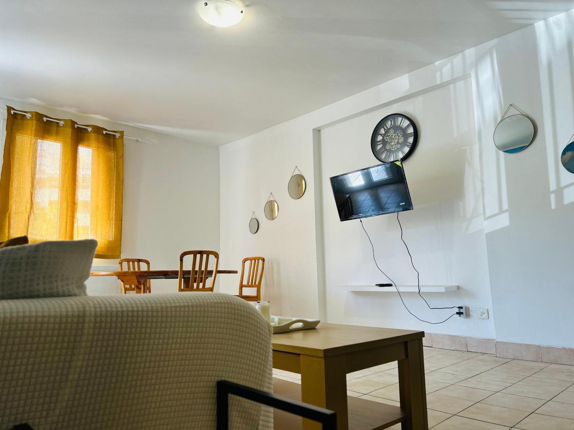 2eme Dans 2 Proche Mer, Centre-ville Et Commerces Auberge de jeunesse *